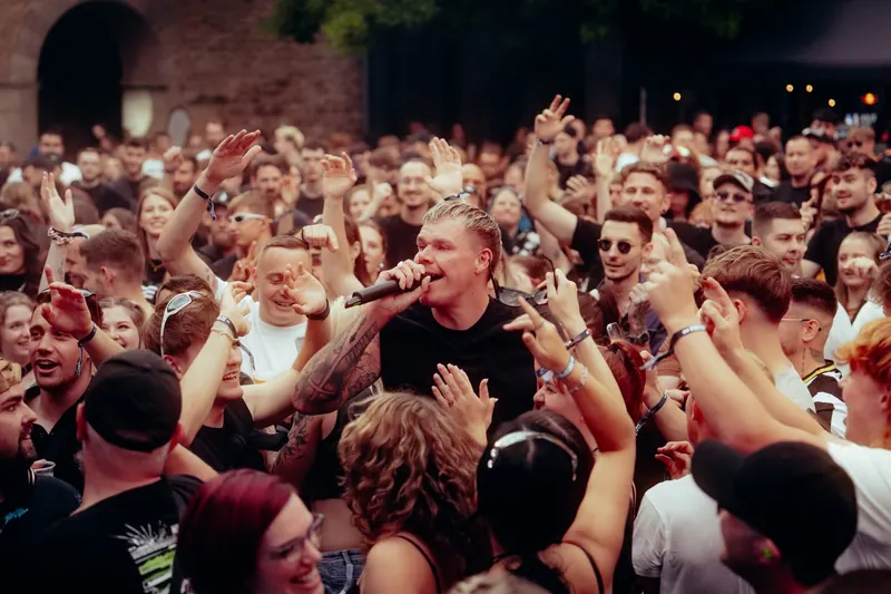Portapulse 2026: MC mitten im Publikum